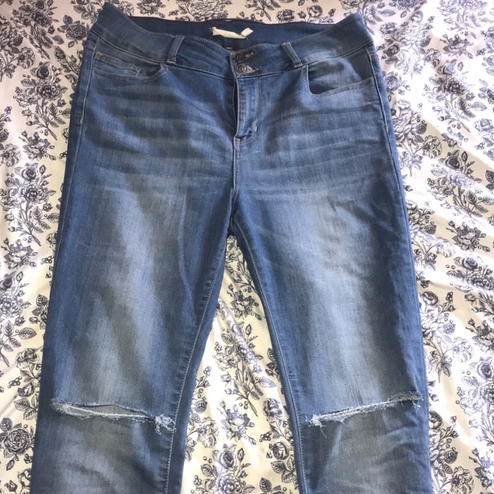 High Waisted Skinny Jeans w/ ripped knees